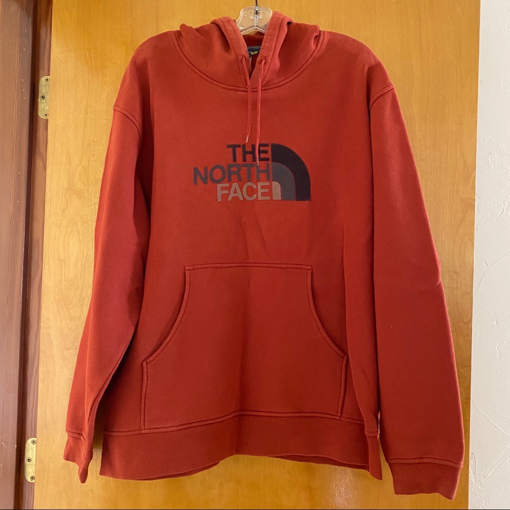 Men’s XL The North Face Hoodie in burnt orange